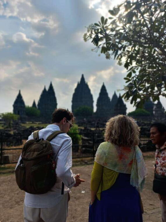 yogyakarta-visit-prambanan-temple-sunset