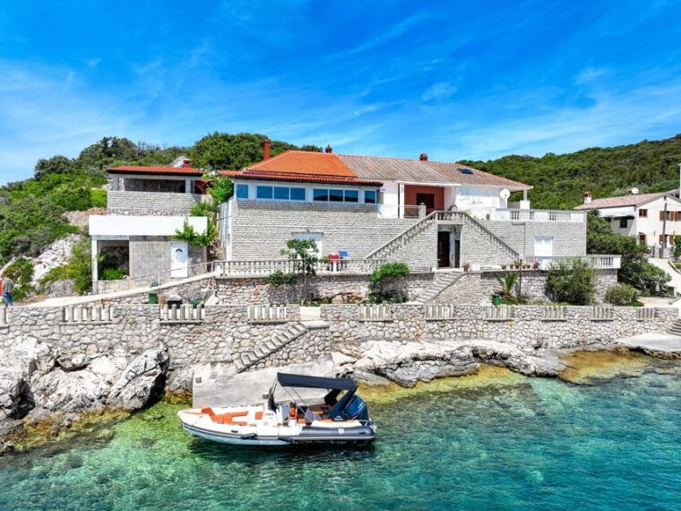 zadar-speedboat-tour-best-of-4-islands-6-stops-with-lunch