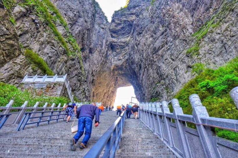 zhangjiajie-tianmen-mountain-tour-tianmen-fox-fairy-show