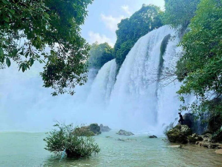 2-days-customized-private-car-trip-to-ban-gioc-waterfall