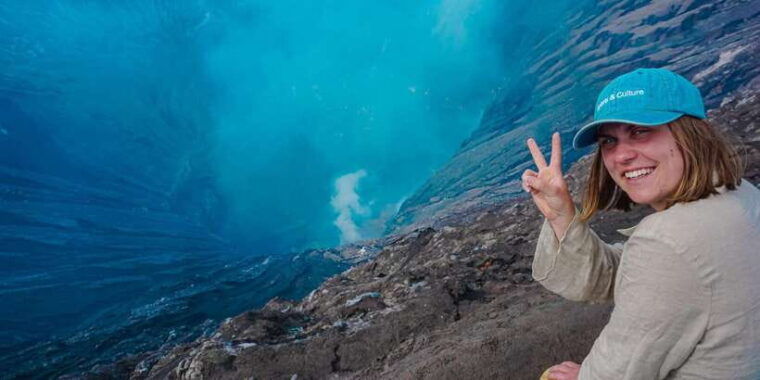 2d1n-bromo-sunrise-ijen-blue-fire-from-surabaya-malang