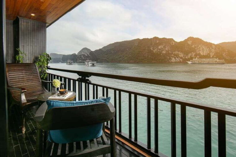 3-day-hanoi-city-tour-lan-ha-bay-5-star-cruise-balcony