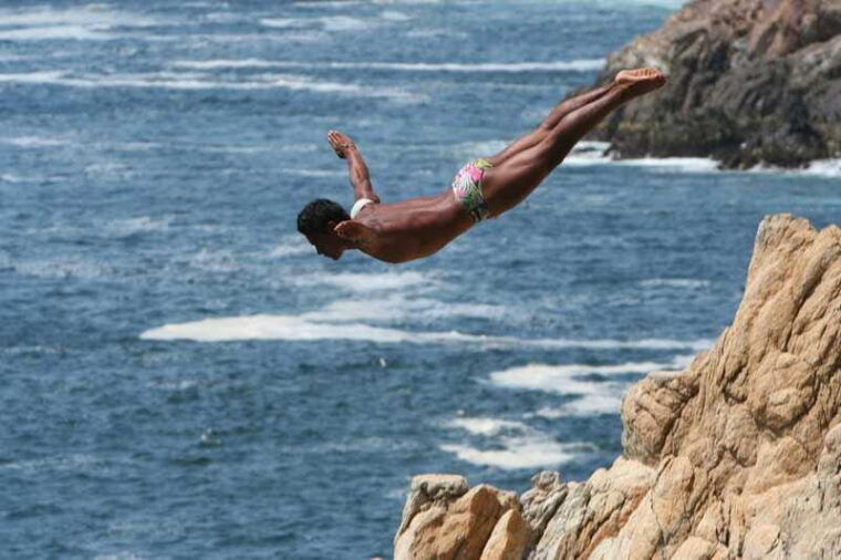 4-hrs-cruise-or-hotels-city-tour-experience-w-high-divers