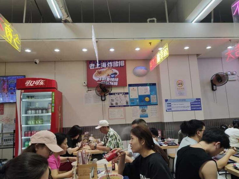 a-delicious-food-tour-through-the-heart-of-the-city