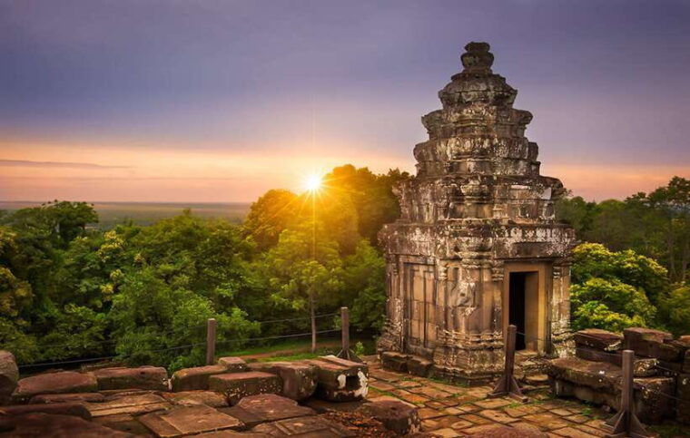angkor-wat-2-day-complex-sun-rise-sun-set-with-guided-tour