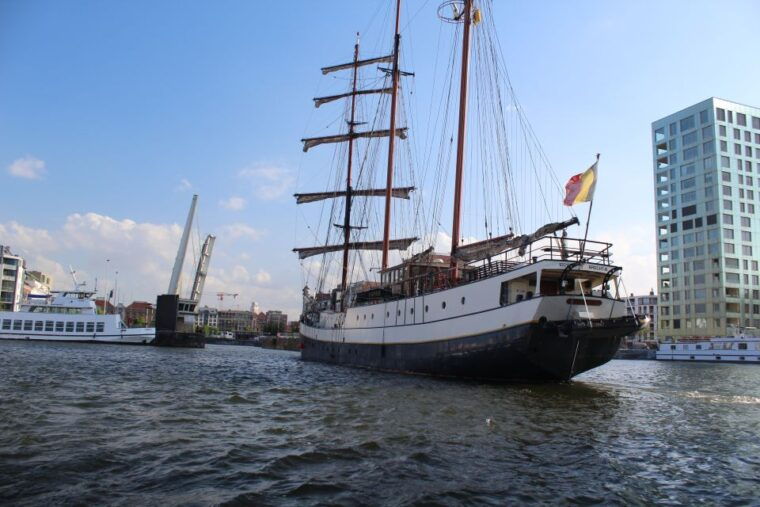 antwerp-private-old-harbour-boat-tour-incl-drinks-snacks