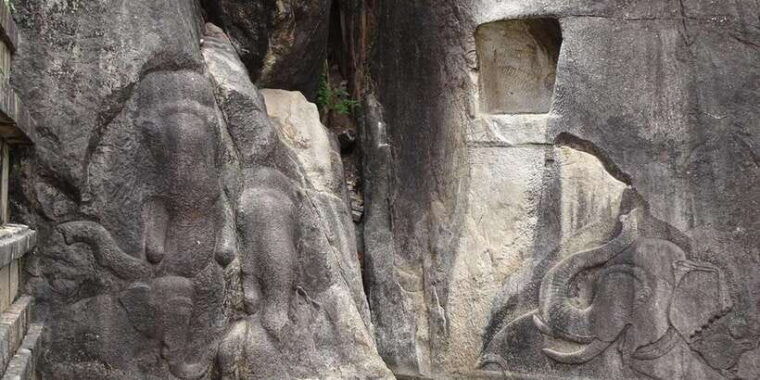 anuradhapura-aukana-private-day-tour-from-sigiriya