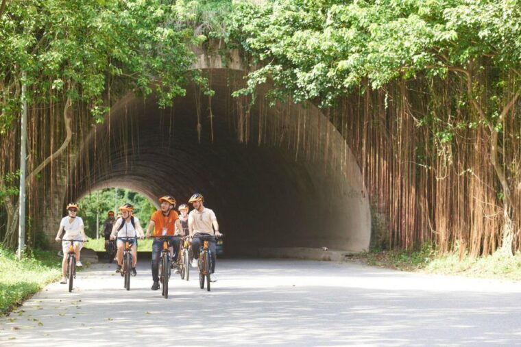 bai-dinh-trang-an-and-mua-cave-full-day-tour