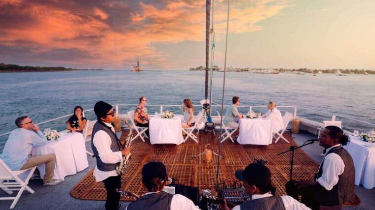 bali-benoa-5-course-romantic-evening-cruise-with-live-music