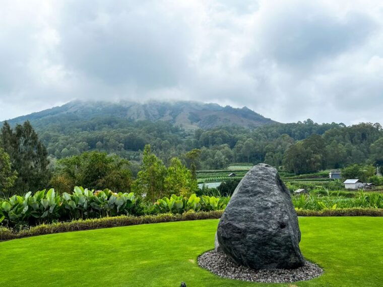 bali-mount-batur-sunrise-hike-and-natural-hot-spring