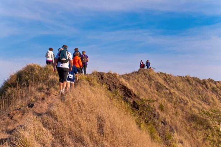 bali-mount-batur-sunrise-hike-with-breakfast-hot-spring-2