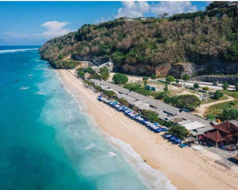 bali-private-sightseeing-nusa-dua-area-gwk-jimbaran-beach