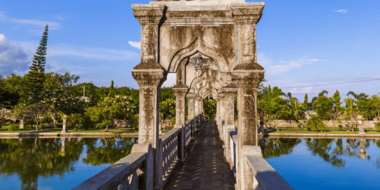 bali-the-gate-of-haven-trip-private-tour-luxury-car