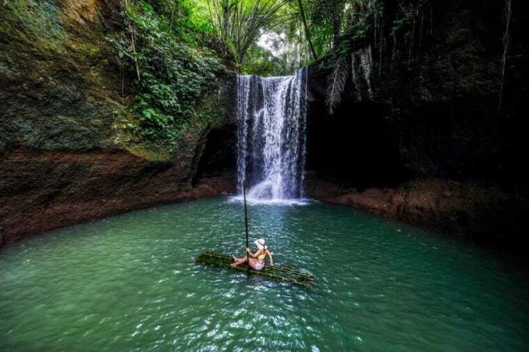 bali-ubud-monkey-forest-ancient-temple-waterfalls