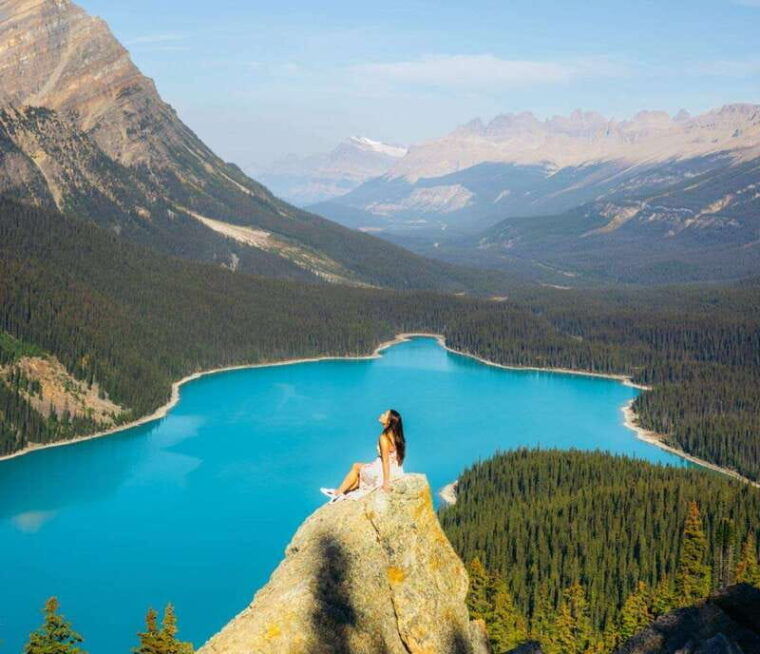 banff-calgary-columbia-icefieldcrowfoot-glacierlakes-tour