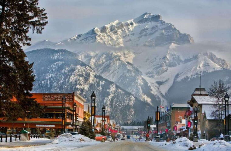 banff-history-tour-with-private-group-museum-tours-entry