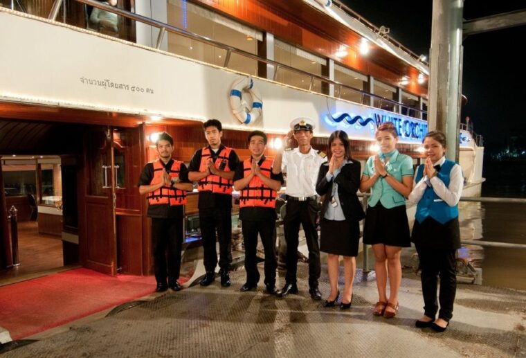 bangkok-2-hour-dinner-shows-on-white-orchid-river-cruise