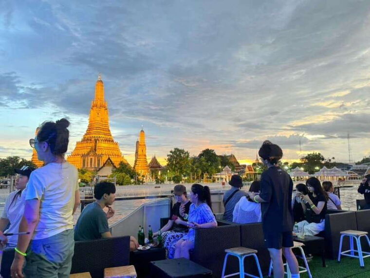 bangkok-yodsiam-sightseeing-cruise-snacks-unlimited-beer