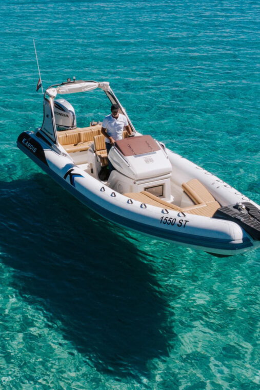 beach-bar-laganini-and-hula-hula-half-day-private-boat-tour