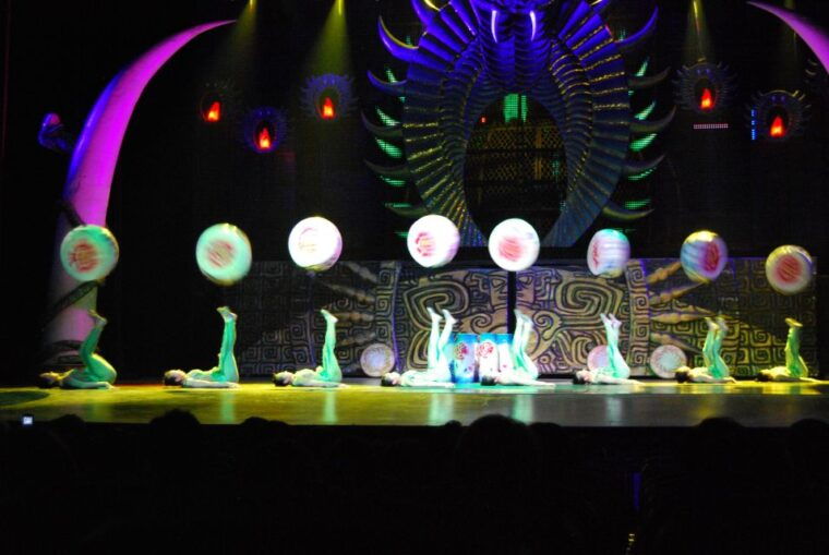 beijing-night-tour-of-acrobatics-show-including-transfer