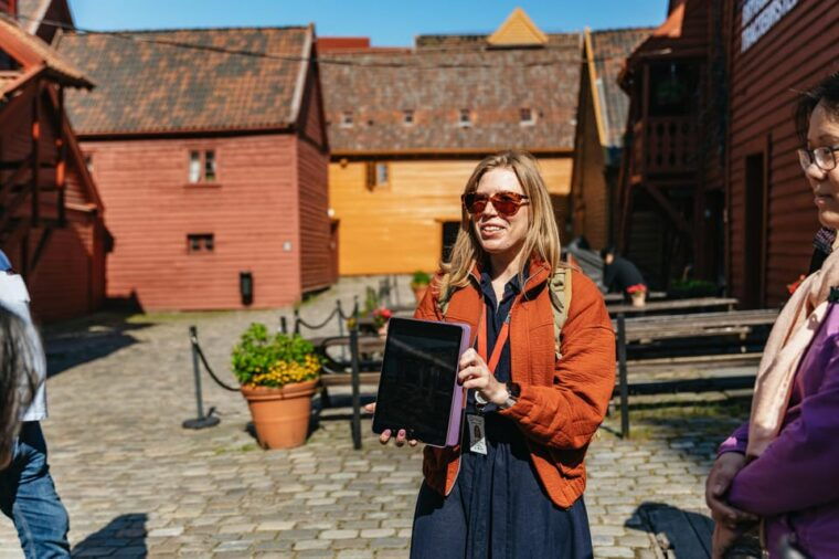 bergen-past-present-small-group-guided-walking-tour