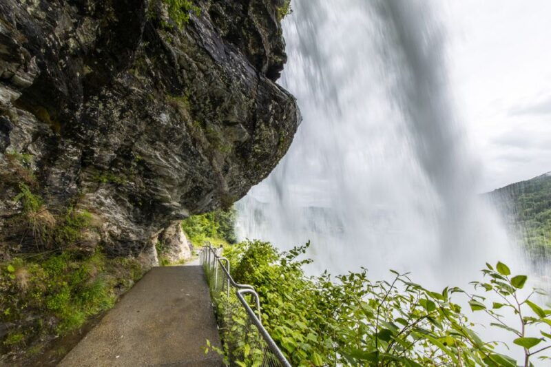 bergen-waterfalls-of-hardangerfjord-guided-tour