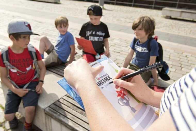 berlin-city-exploration-scavenger-hunt-for-kids-with-geolino