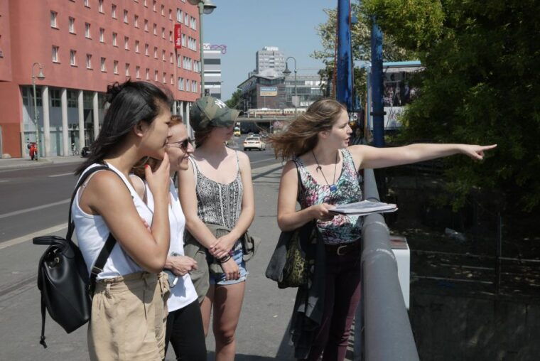 berlin-history-and-alternative-tracks-with-local-guide