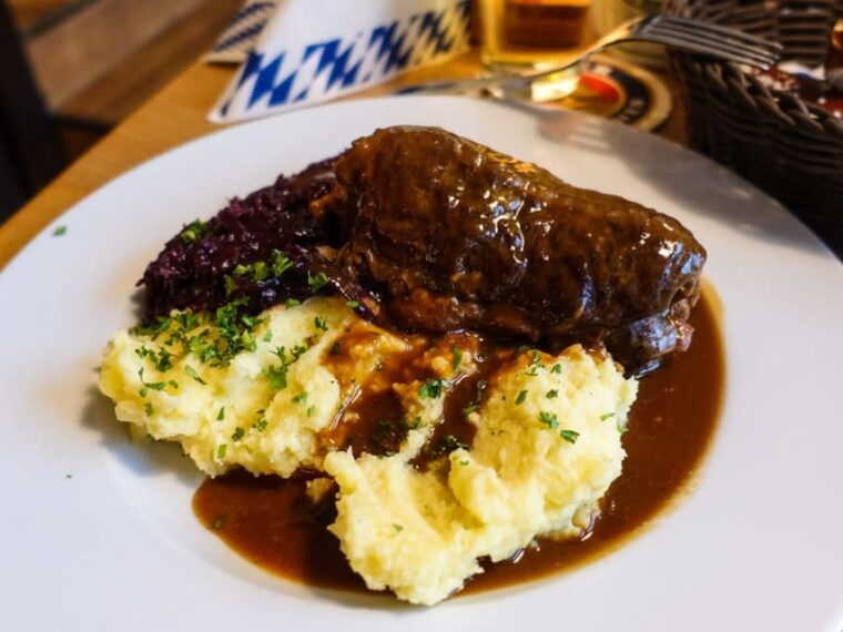 berlin-private-family-hunt-tour-with-food-stops