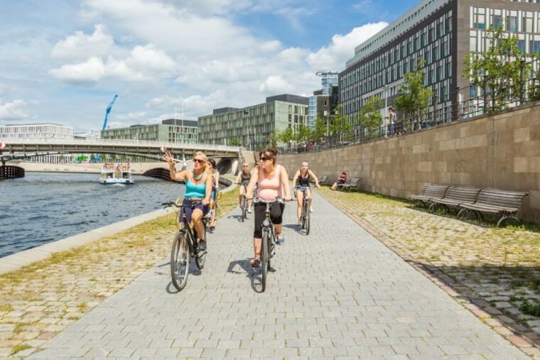 berlin-sights-and-highlights-bike-tour-with-a-local-guide
