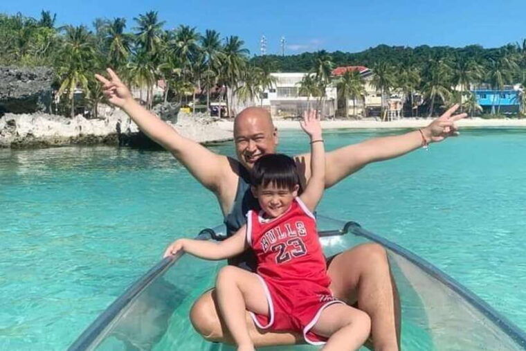boracay-crystal-kayak-photo-op-experience
