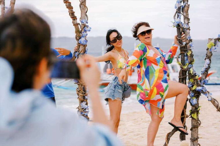 boracay-island-hopping-with-crystal-kayak-helmet-diving