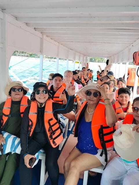 boracay-island-hopping-with-snorkeling-and-crystal-cove