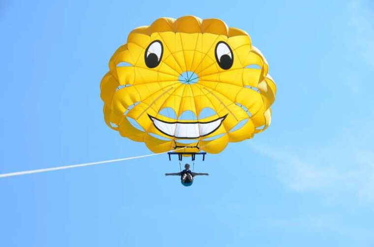 boracay-parasailing