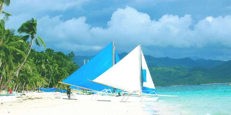 boracay-private-traditional-bamboo-boat-sailing-tour