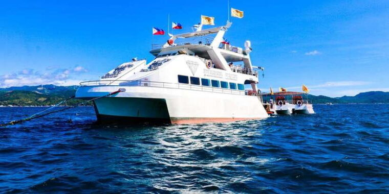 boracay-scenic-sunset-cruise-with-live-music