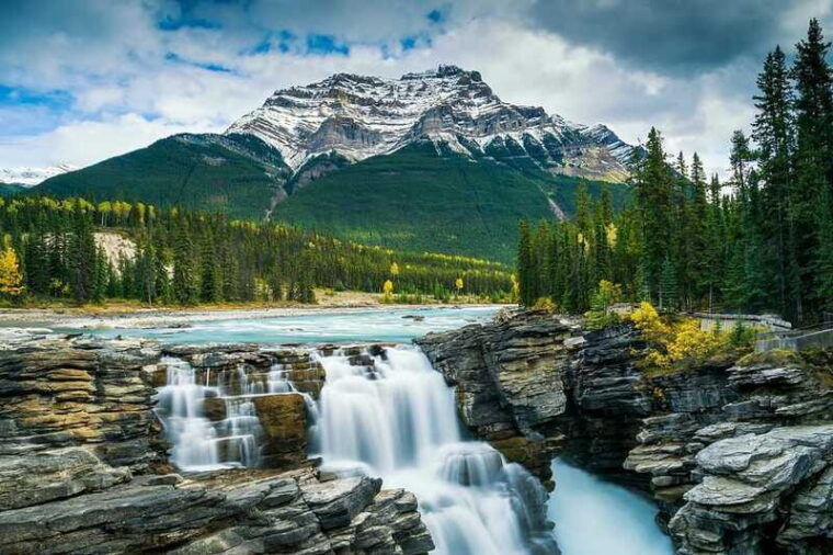 calgary-banff-to-emerald-lake-lake-louise-johnston-canyon