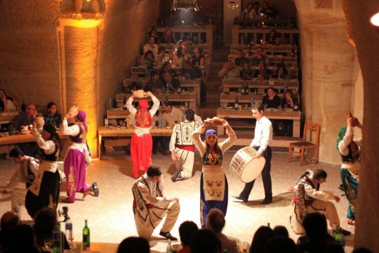 cappadocia-traditional-turkish-performance-night-with-drink