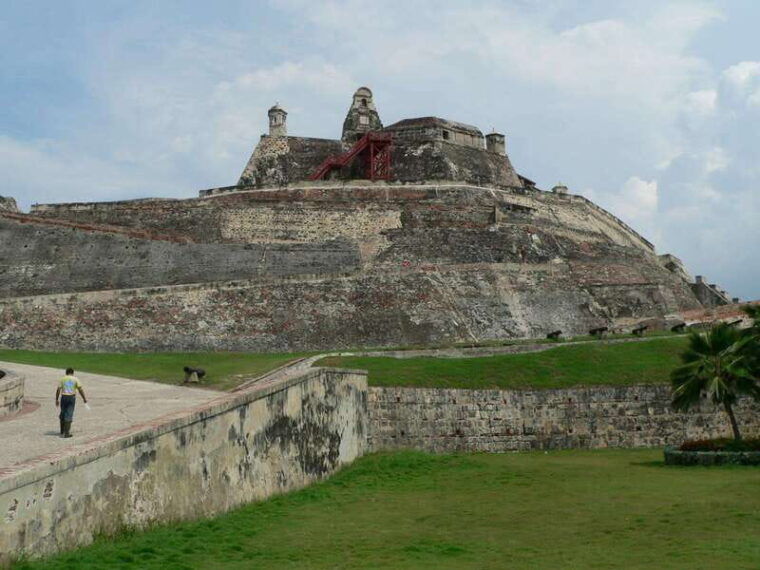 cartagena-bilingual-citytour-san-felipe-castle-old-city