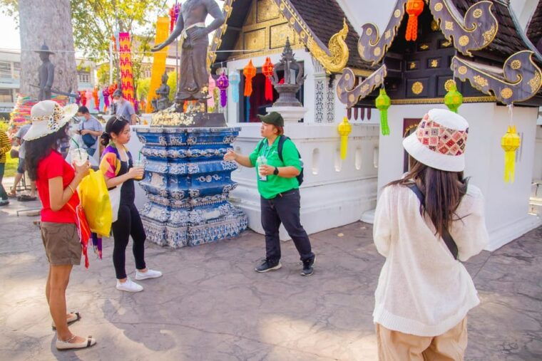 chiang-mai-chiang-mai-old-city-twilight-walking-tour