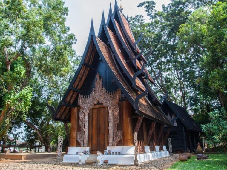 chiang-mai-chiang-rai-white-blue-black-temples-day-tour