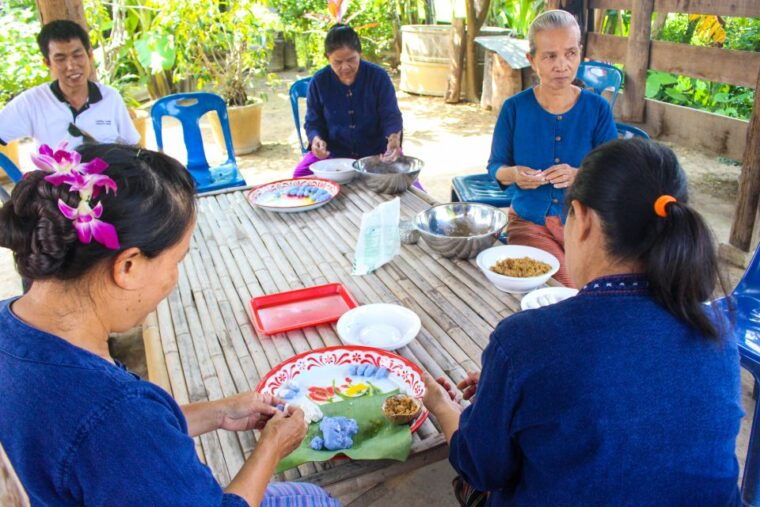 chiang-mai-local-village-exploring-with-weaving-experience
