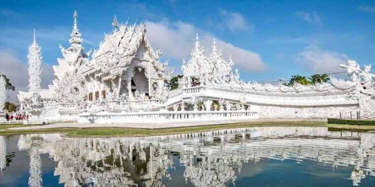 chiang-mai-white-temple-golden-triangle-boat-tour