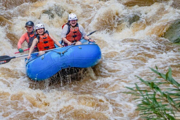 chiang-mai-whitewater-rafting-and-waterfall-trekking-tour