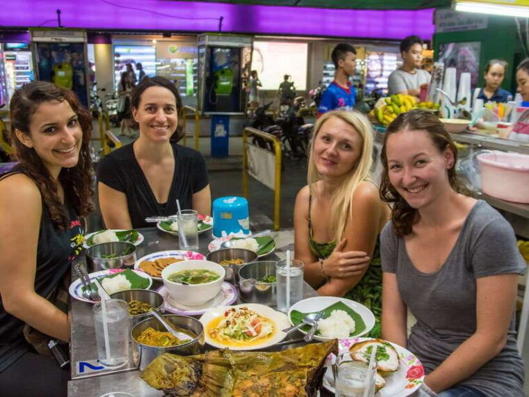 chiang-mais-highlights-sightseeing-night-bike-tour