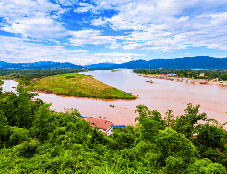 chiang-rai-temples-waterfalls-golden-triangle-guided-tour