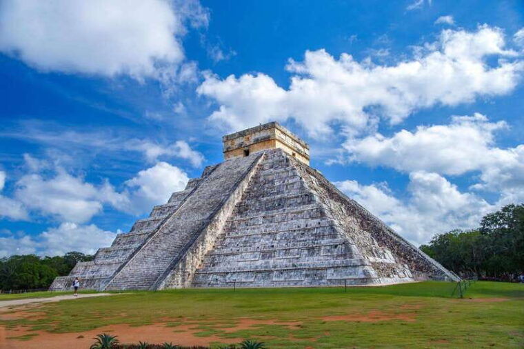 chichen-itza-first-access-half-day-guided-tour-with-guide