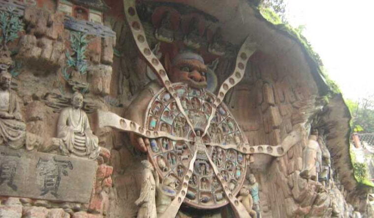 chongqing-dazu-rockcarvings-daytrip-no-car-licen-tourgde