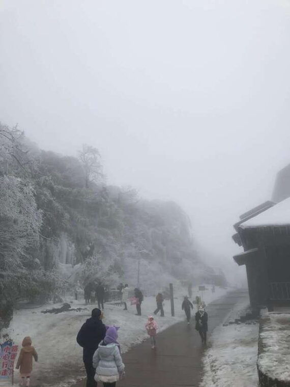 chongqing1-day-jinfoshan-mt-hiketrip-licen-guidewith-car