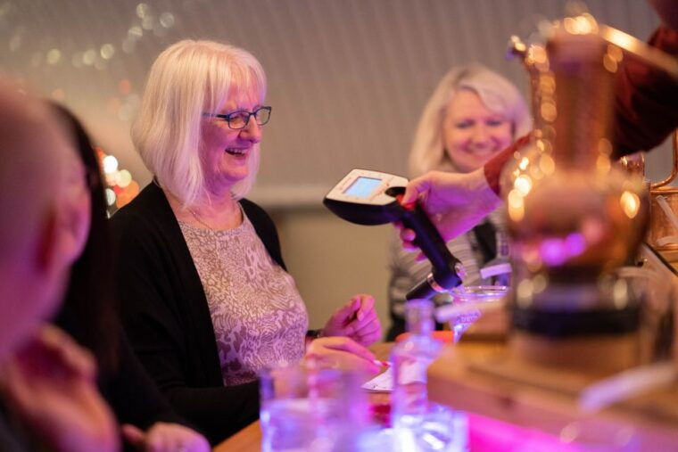 city-of-aberdeen-distillery-gin-school-experience